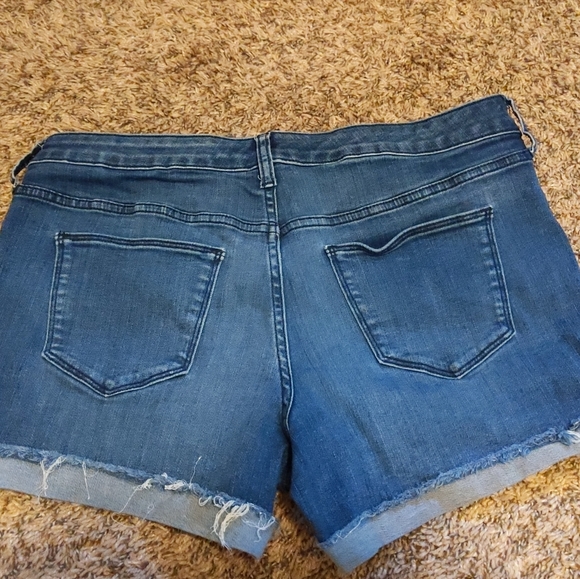 Universal Thread Distressed Midi Shorts - Picture 3 of 5